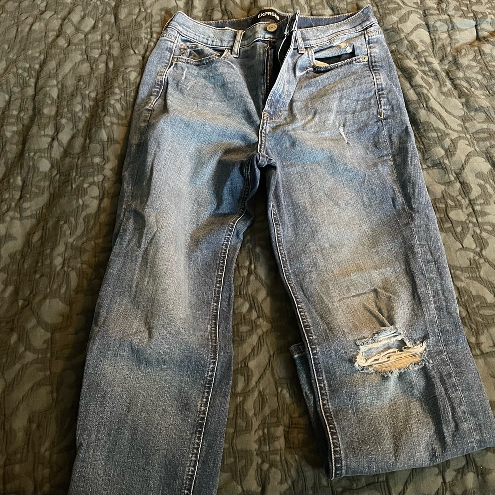 Like New Womans Express Jeans - Picture 3 of 8